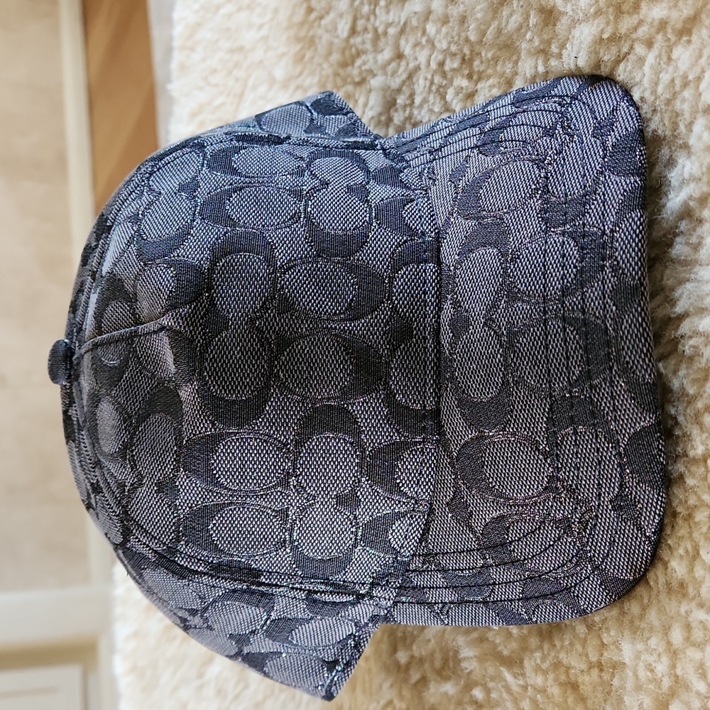 Gorgeous NWT Coach Metallic Signature Baseball Hat ⚾️ 🖤 - Picture 11 of 12